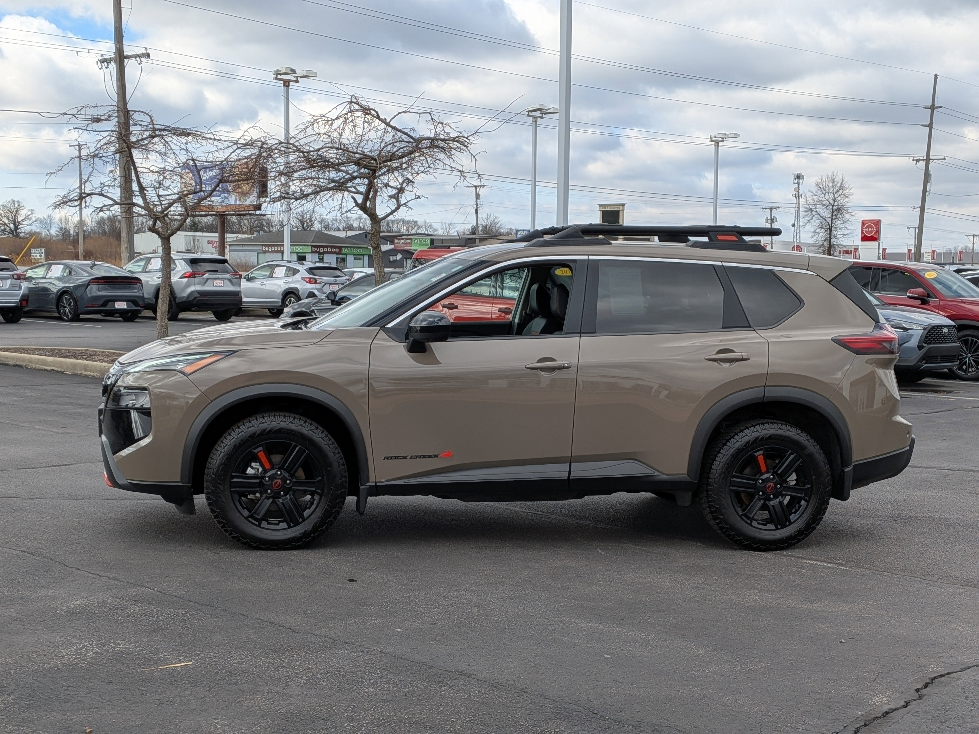 Used 2025 Nissan Rogue SV AWD/4WD image 5