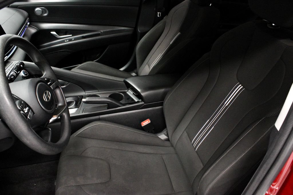 Certified 2024 Hyundai Elantra SEL FWD image 27