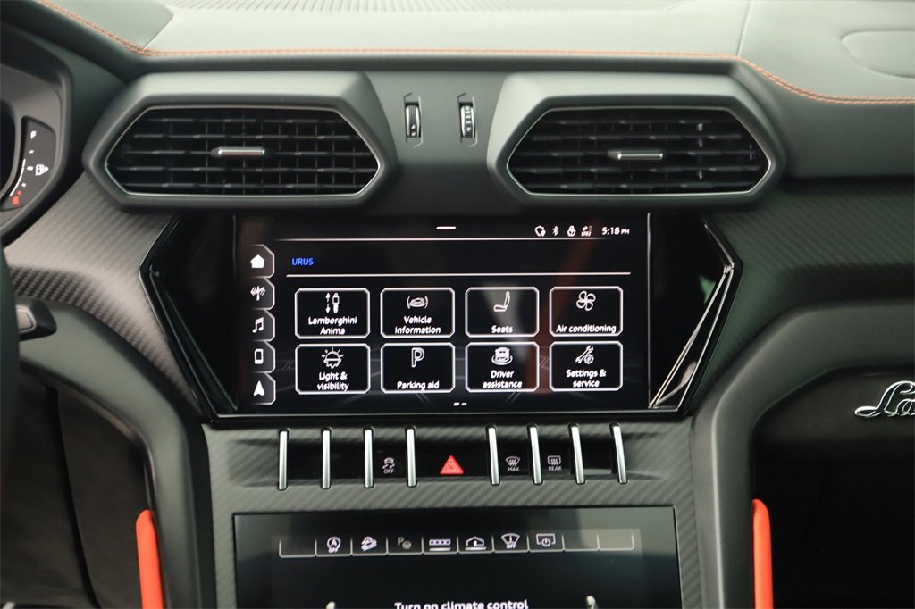 Used 2022 Lamborghini Urus image 19