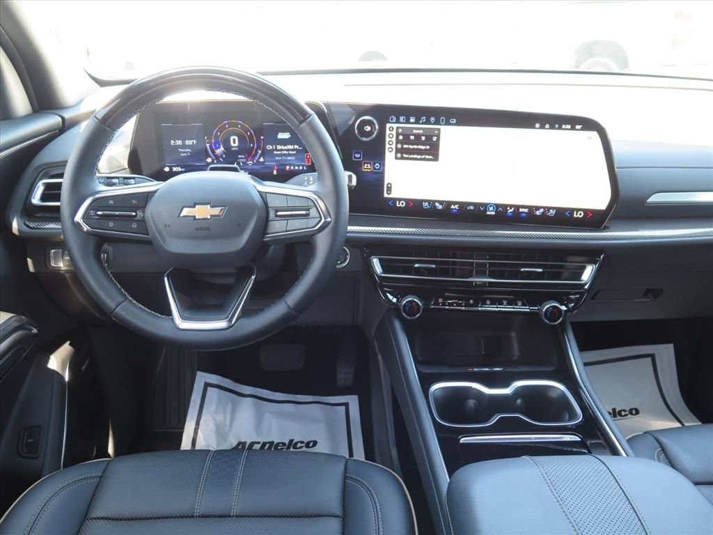 Used 2025 Chevrolet Traverse High Country FWD image 22