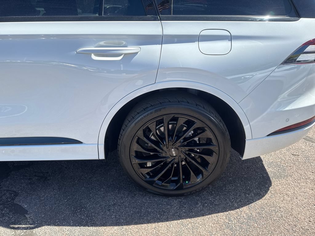 Used 2023 Lincoln Aviator Reserve w/ Equipment Group 201A AWD/4WD image 36