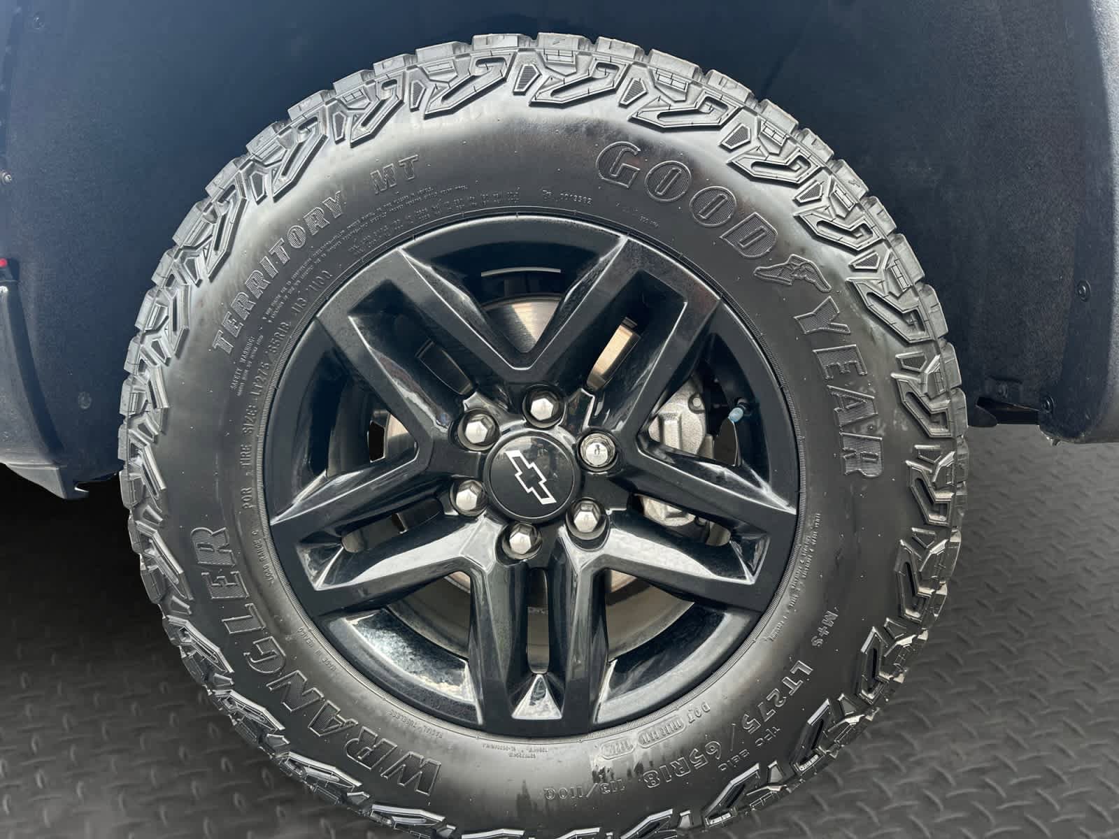 Used 2024 Chevrolet Silverado 1500 LT Trail Boss w/ Convenience Package II AWD/4WD image 9
