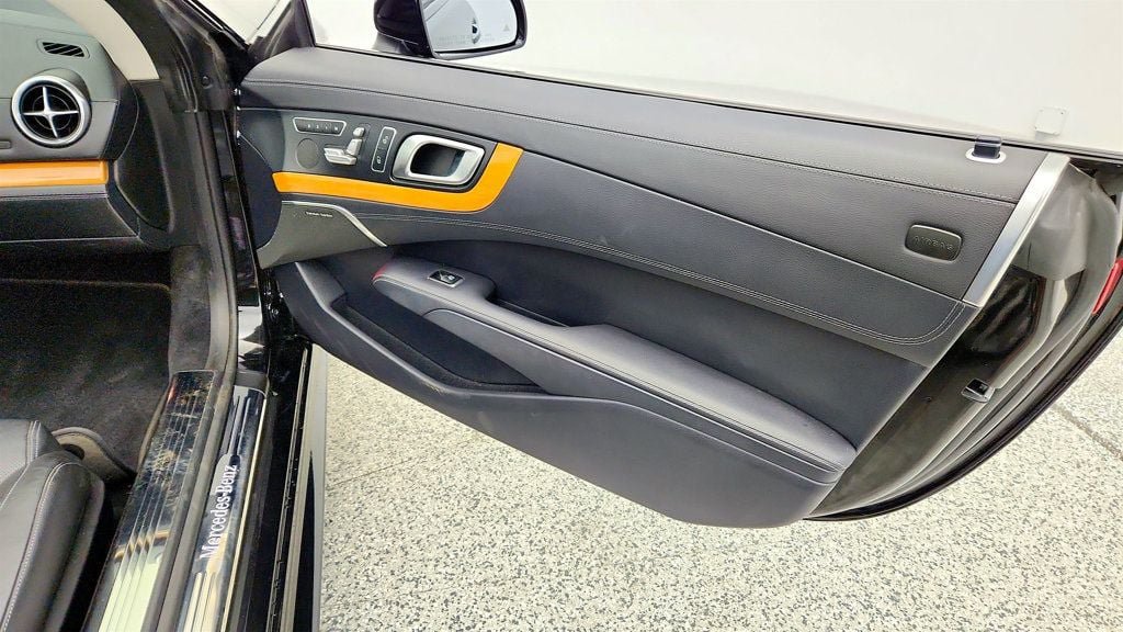 Used 2017 Mercedes-Benz SL 550 image 24