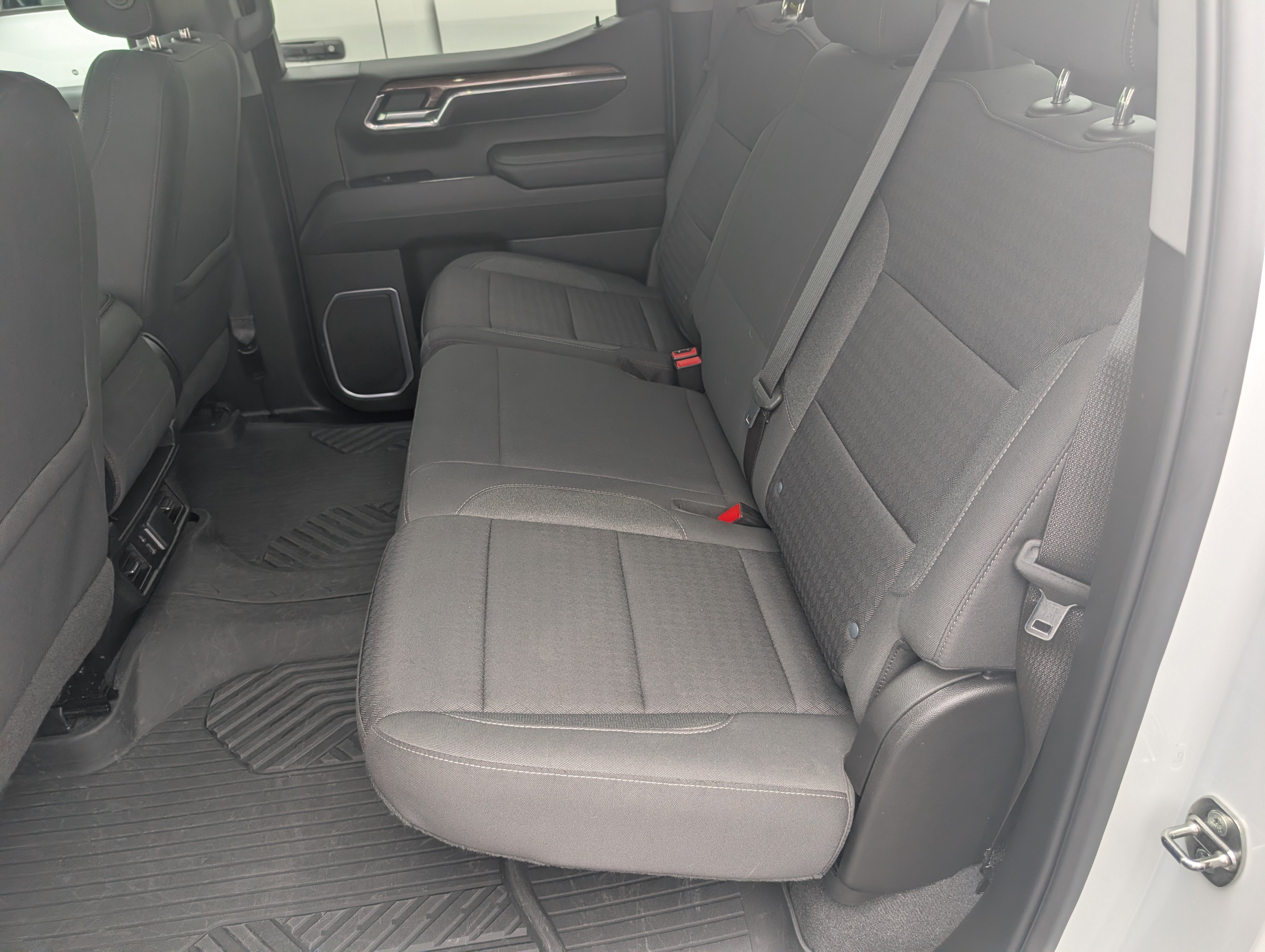 Used 2022 Chevrolet Silverado 1500 LT AWD/4WD image 25