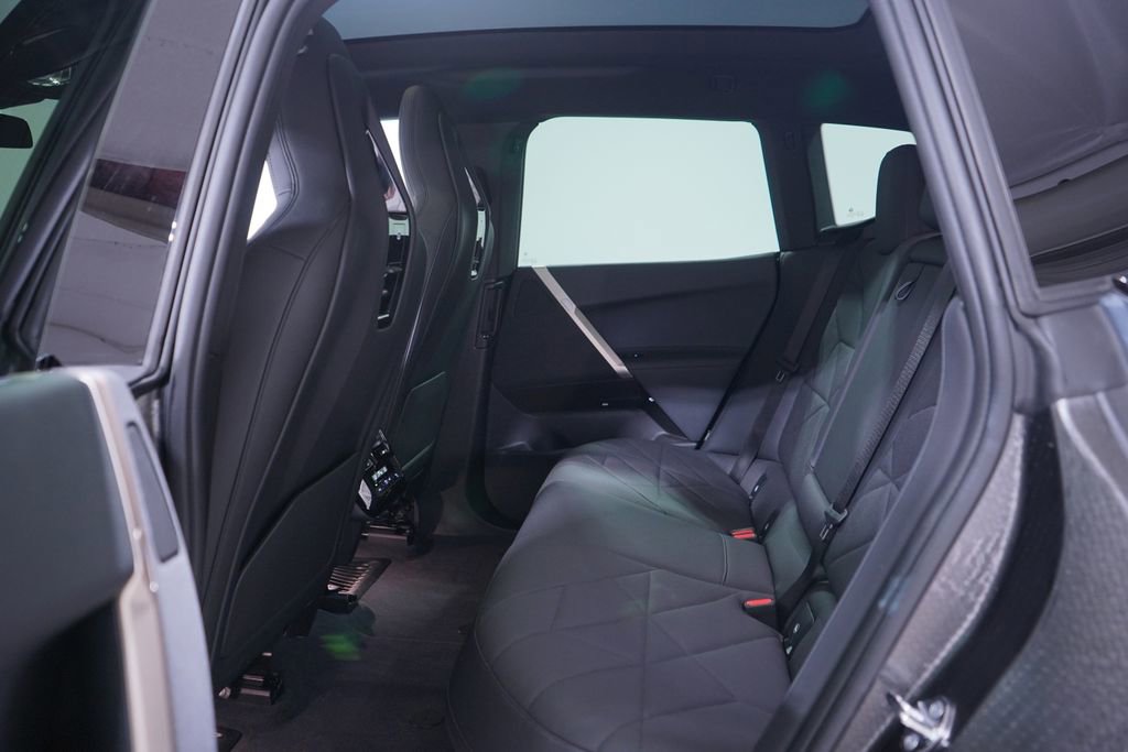 Used 2024 BMW iX xDrive50 w/ Sport Package image 9