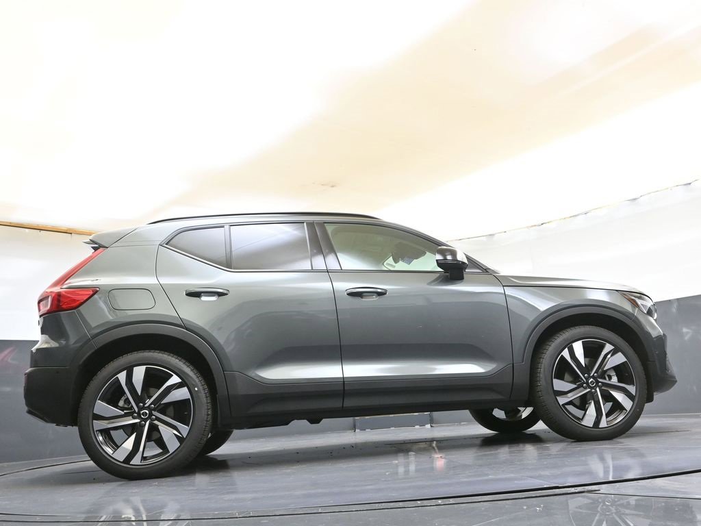 New 2026 Volvo XC40 B5 Ultra w/ Protection Package Premier image 40