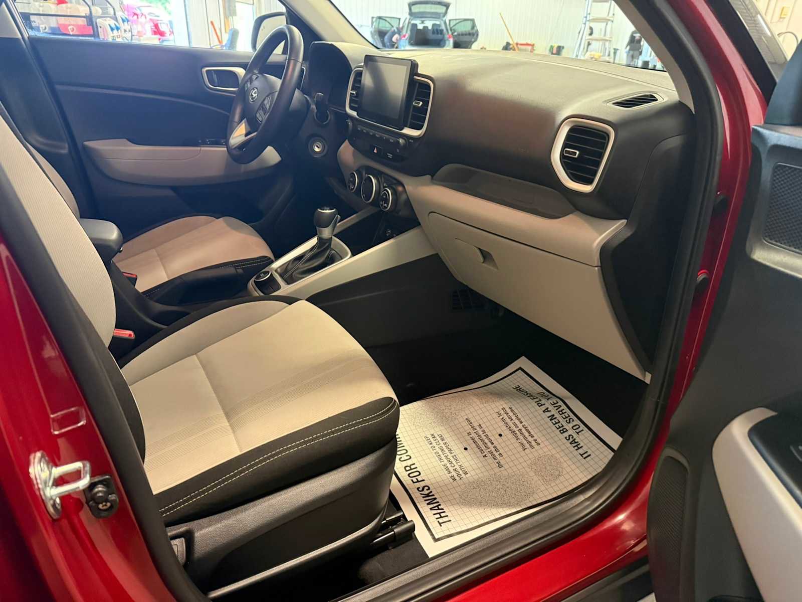 Used 2023 Hyundai Venue SEL FWD image 28