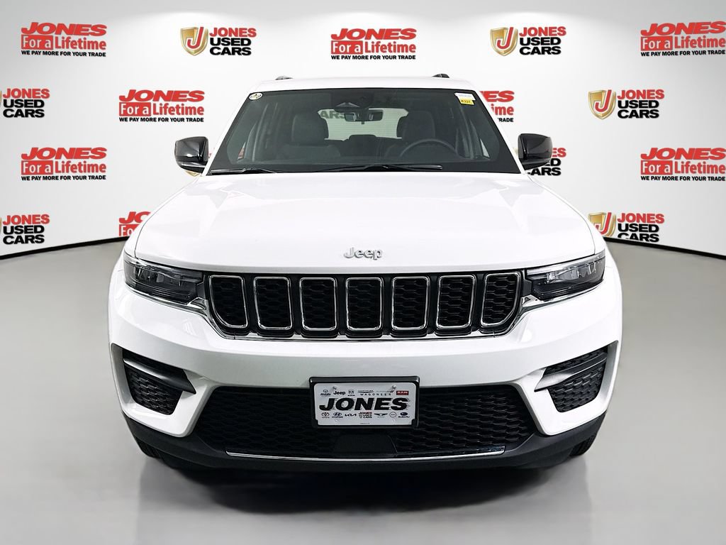 Used 2025 Jeep Grand Cherokee Laredo X AWD/4WD image 12