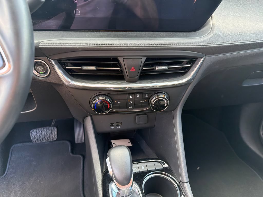 Used 2025 Buick Encore GX Preferred FWD image 30