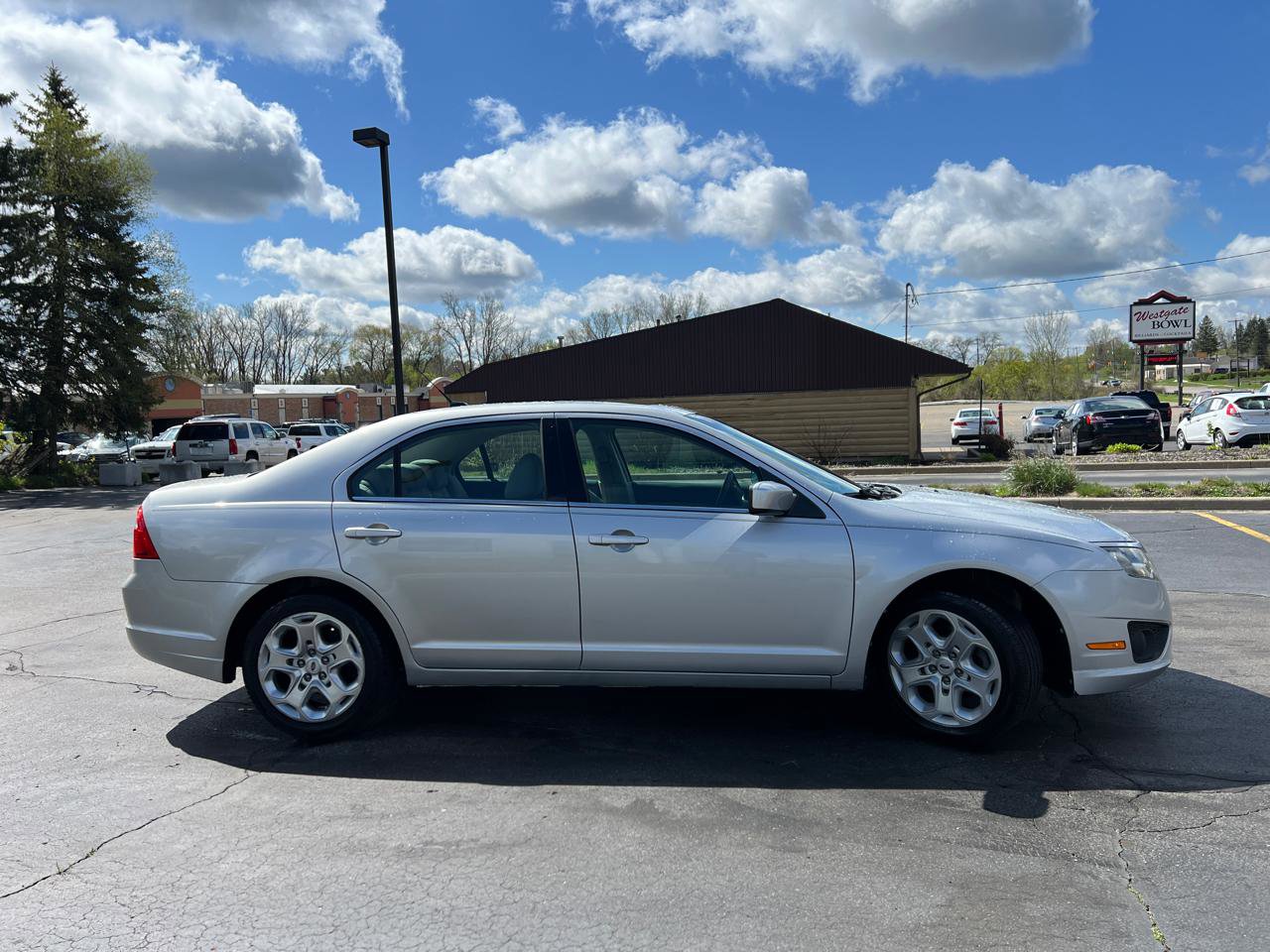 Used 2010 Ford Fusion SE FWD image 9