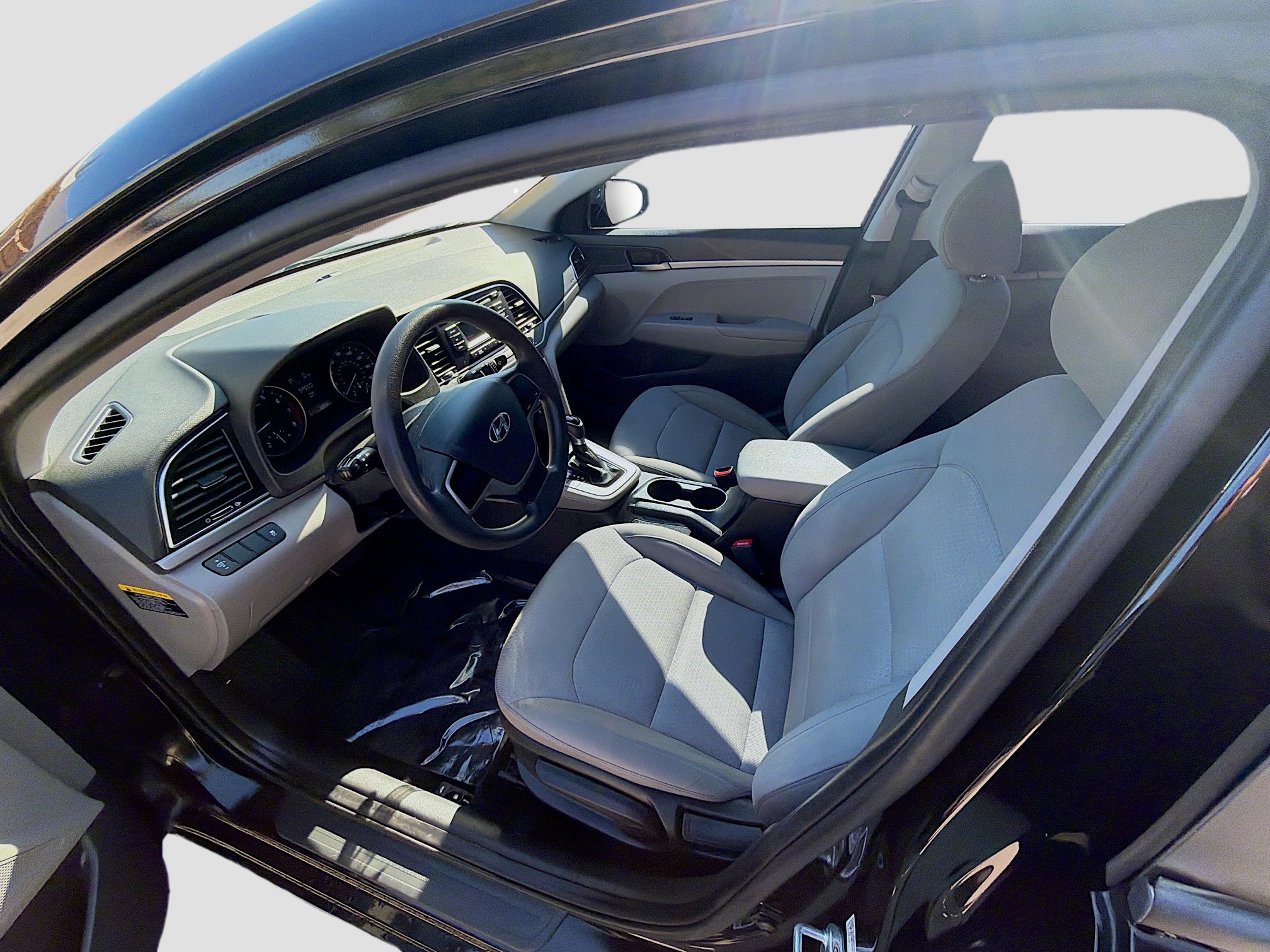 Used 2017 Hyundai Elantra SE image 15