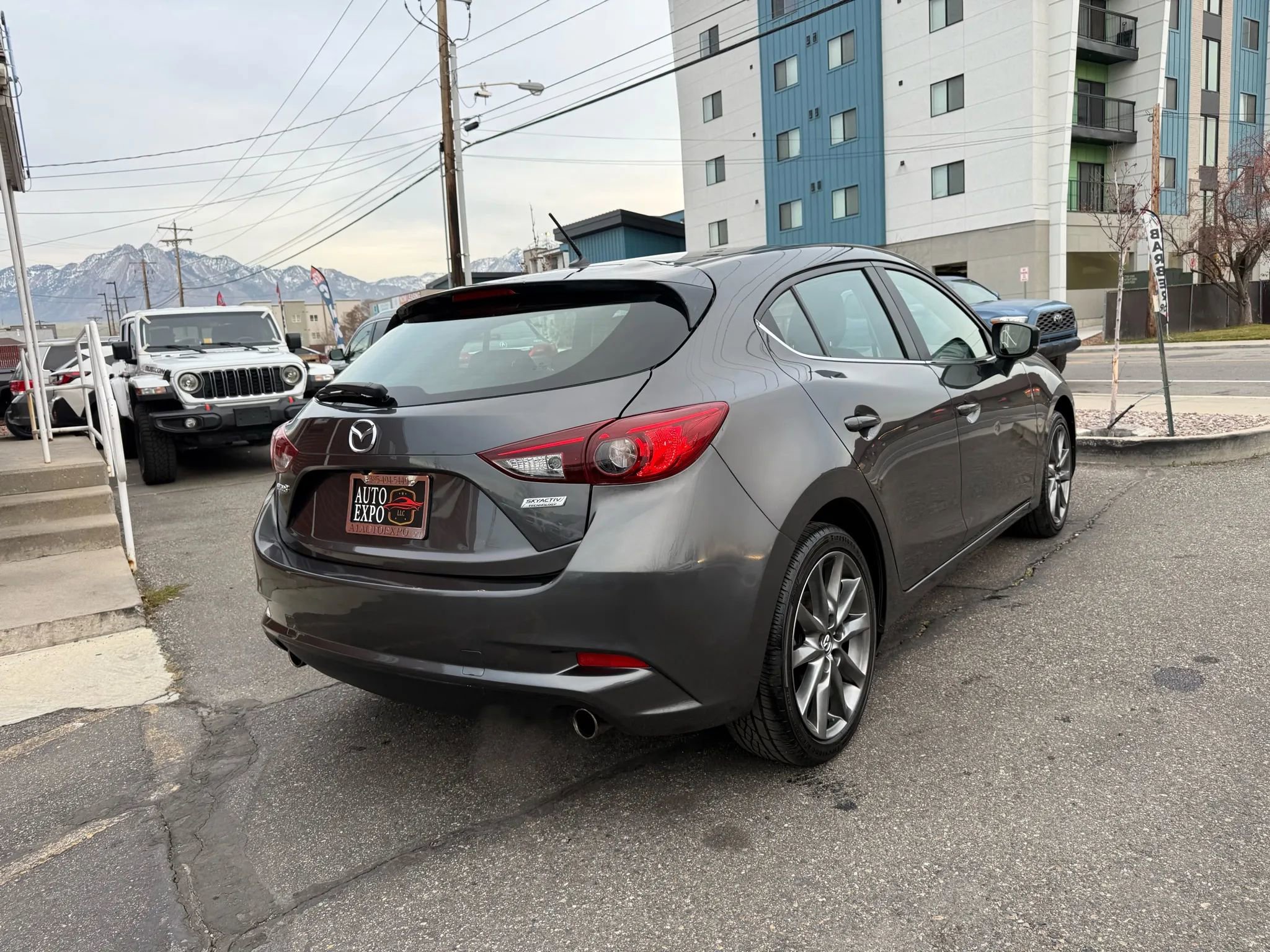 Used 2018 MAZDA MAZDA3 Touring image 5