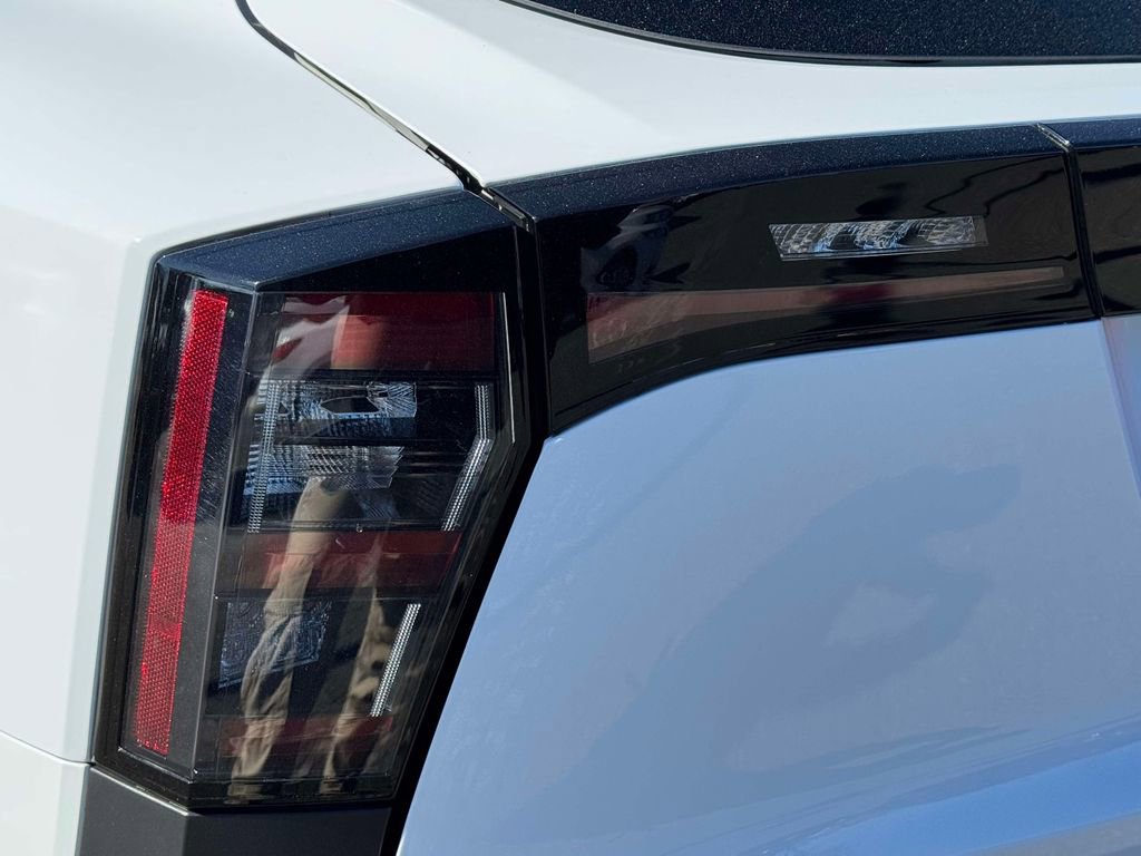 Used 2025 Nissan Kicks SV FWD image 11