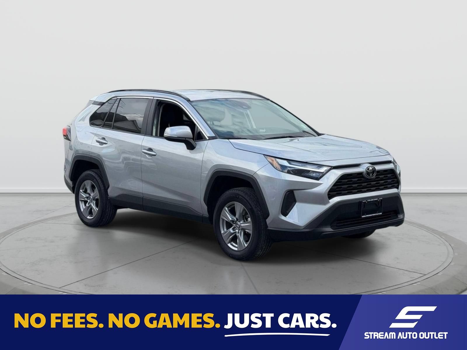 Used 2024 Toyota RAV4 XLE AWD/4WD image 1