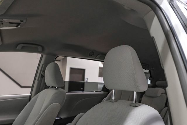 Used 2011 Toyota Sienna LE FWD image 28