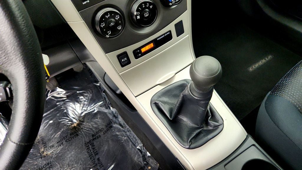 Used 2010 Toyota Corolla S FWD image 17