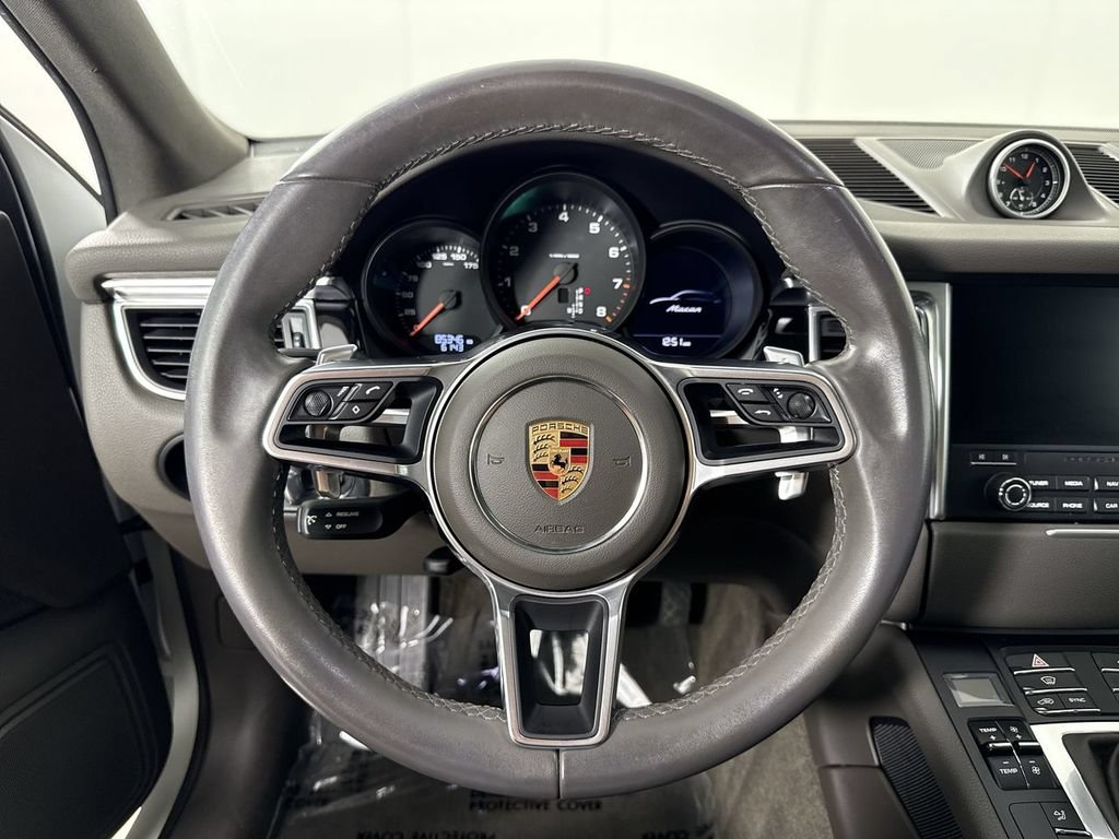 Certified 2017 Porsche Macan AWD/4WD image 35
