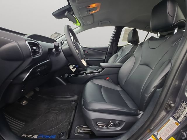 Certified 2017 Toyota Prius Prime Premium FWD image 10