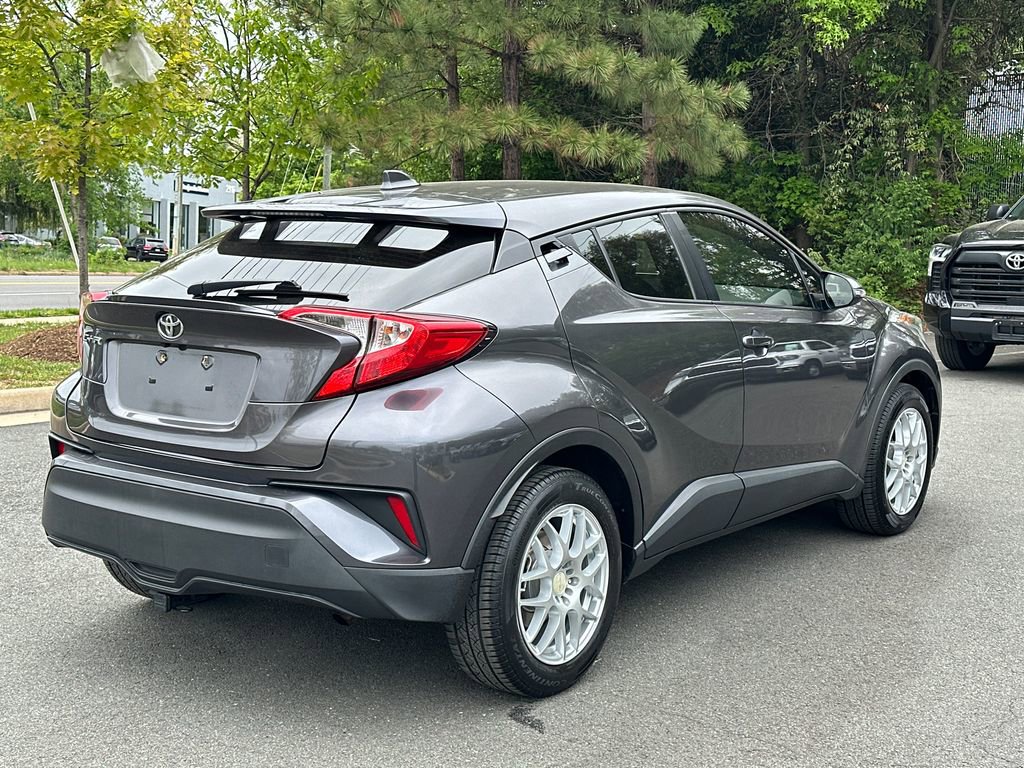 Used 2019 Toyota C-HR LE FWD image 4