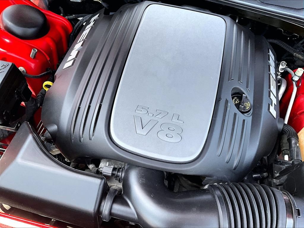 Used 2015 Dodge Challenger R/T Plus RWD image 32