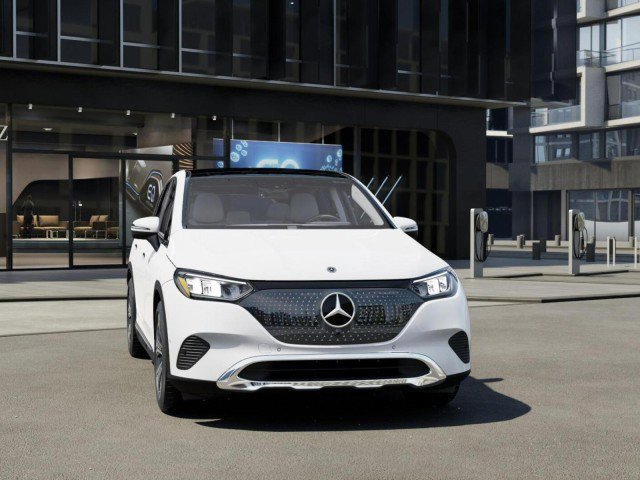 Used 2025 Mercedes-Benz EQE 350+ 4MATIC SUV image 33