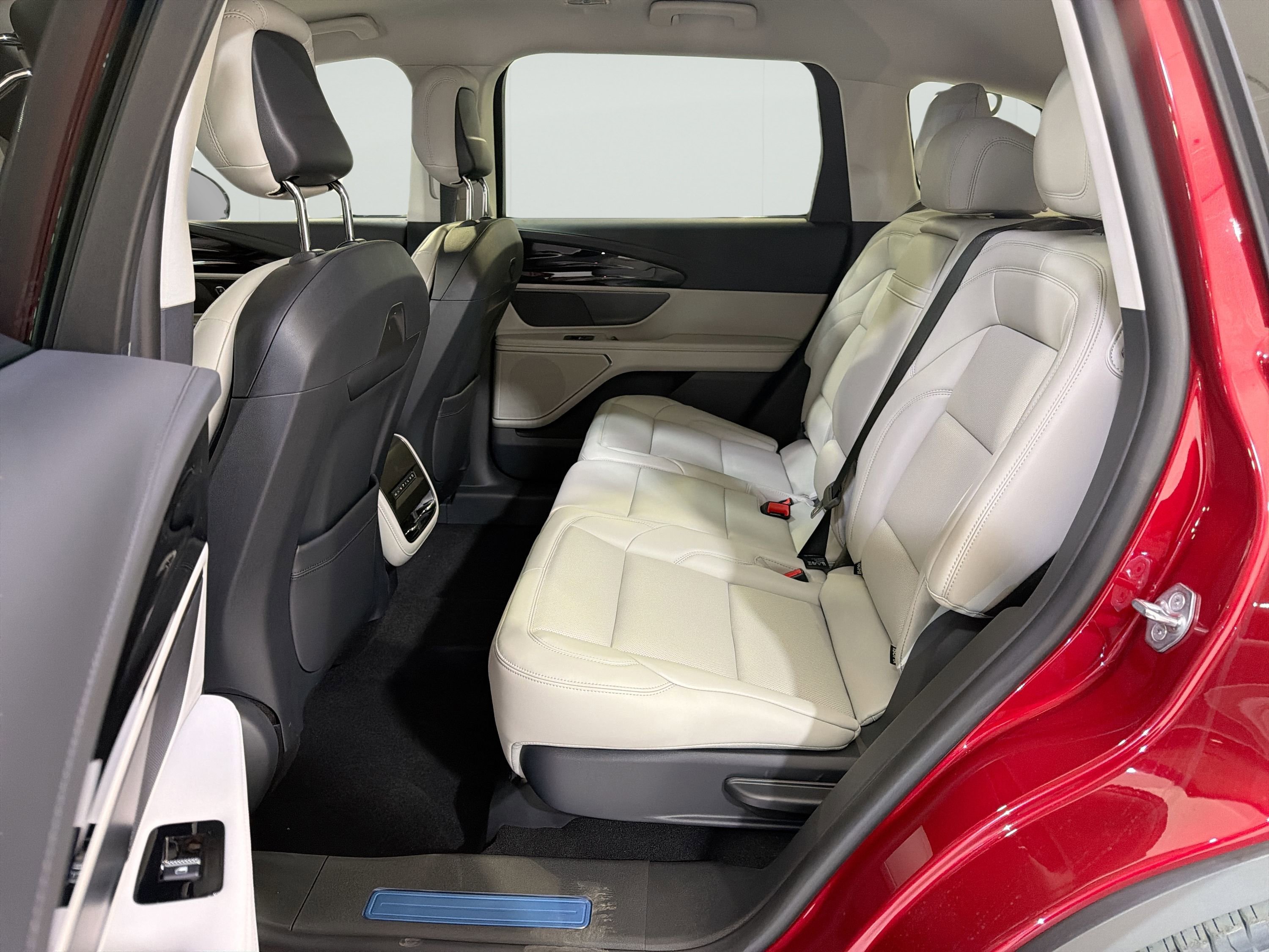 New 2026 Lincoln Nautilus Premier AWD/4WD image 24