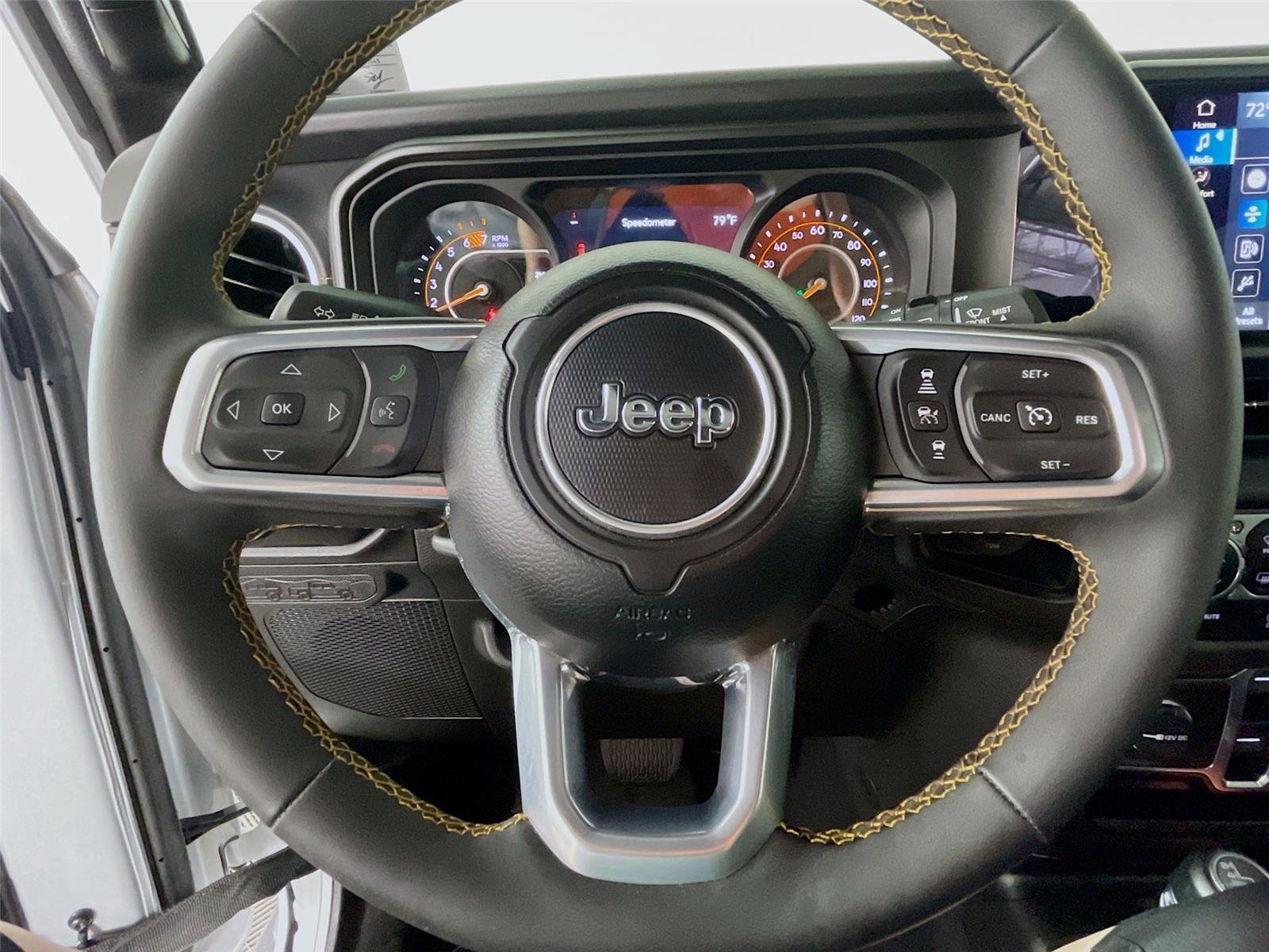 Used 2024 Jeep Wrangler Unlimited Sahara w/ Technology Group AWD/4WD image 15