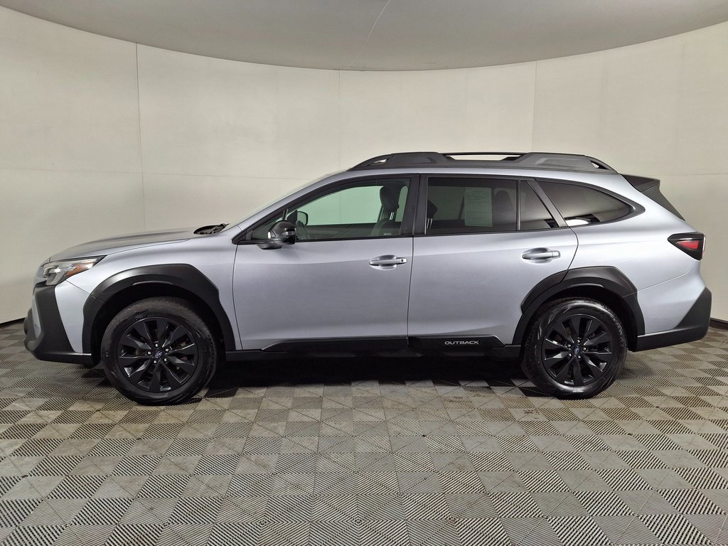 Used 2023 Subaru Outback Onyx Edition image 2
