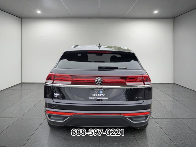 Certified 2025 Volkswagen Atlas Cross Sport SE AWD/4WD image 4