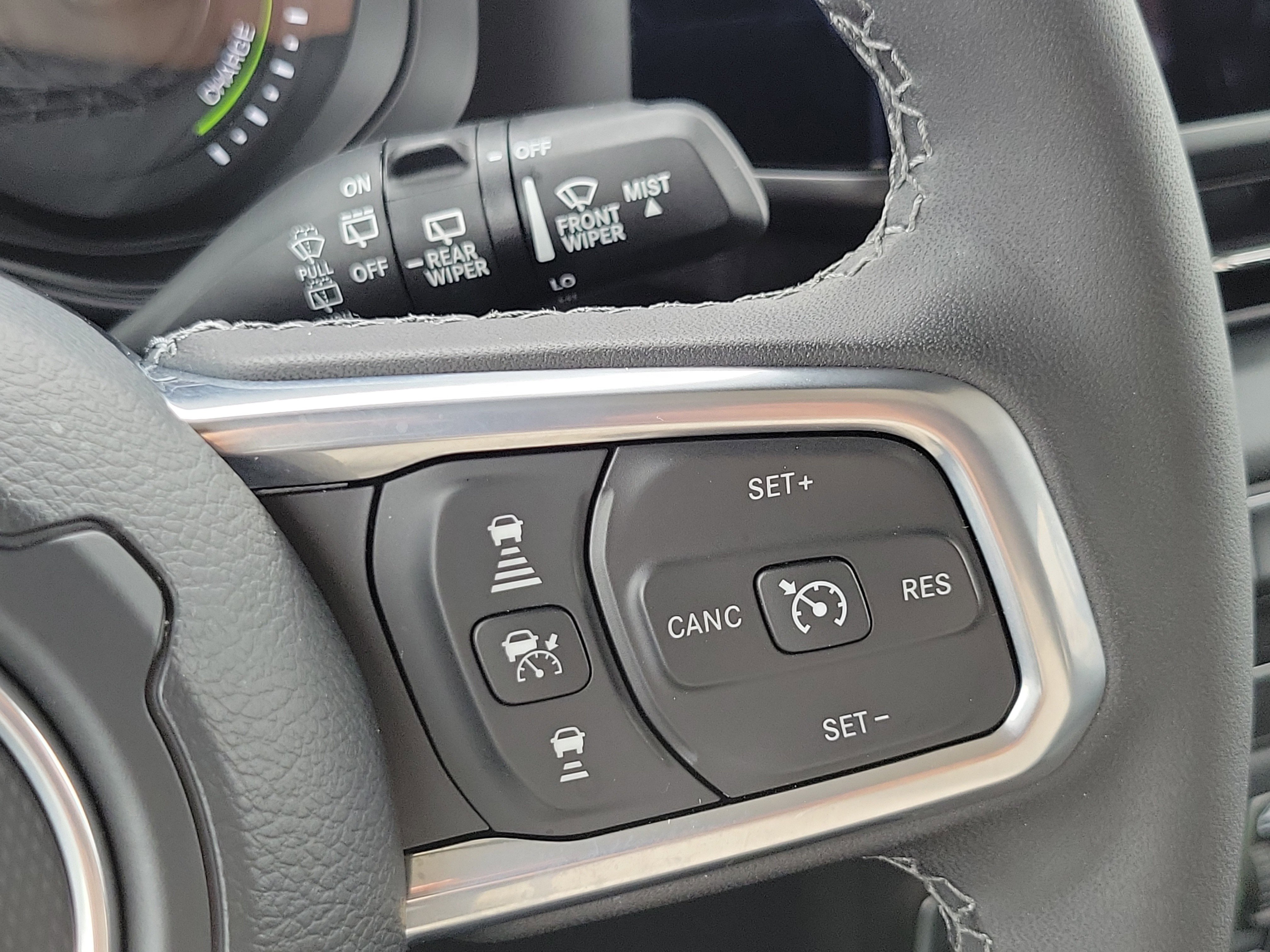 Used 2025 Jeep Wrangler Unlimited Sahara w/ Safety Group image 12