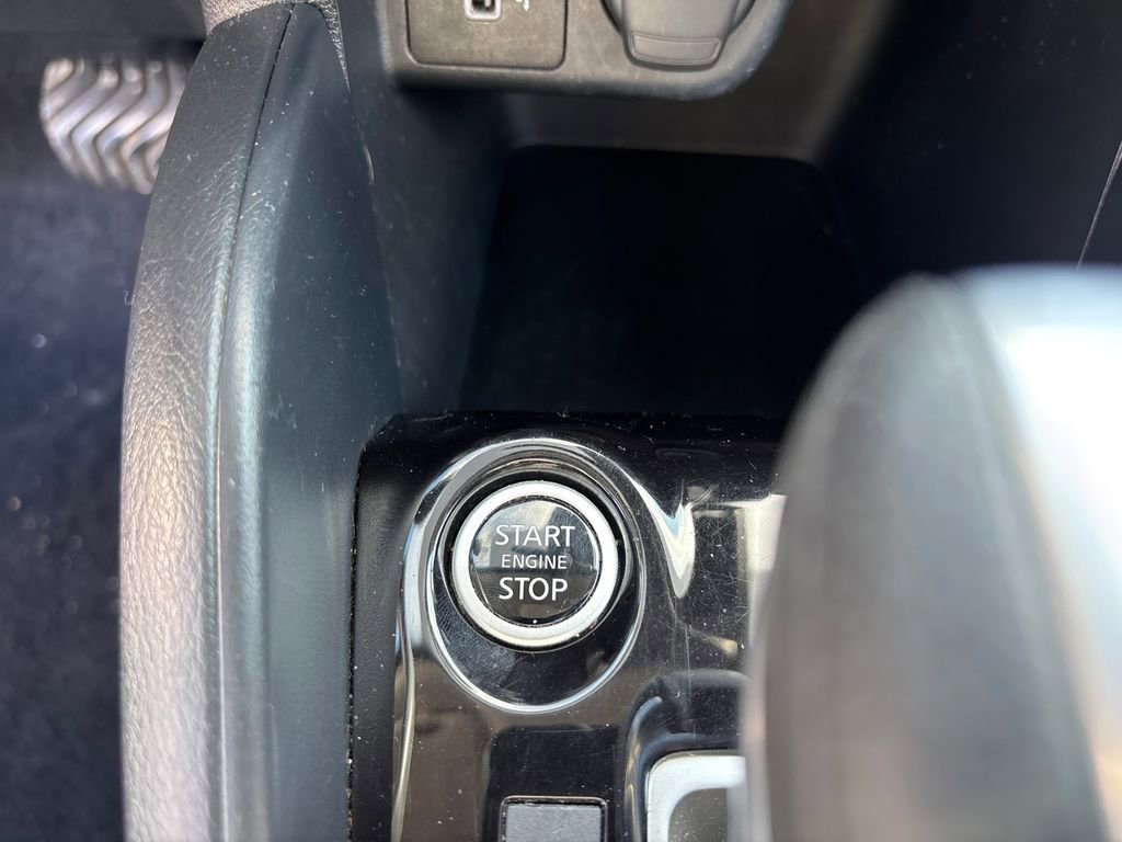 Used 2021 Nissan Versa SV image 34