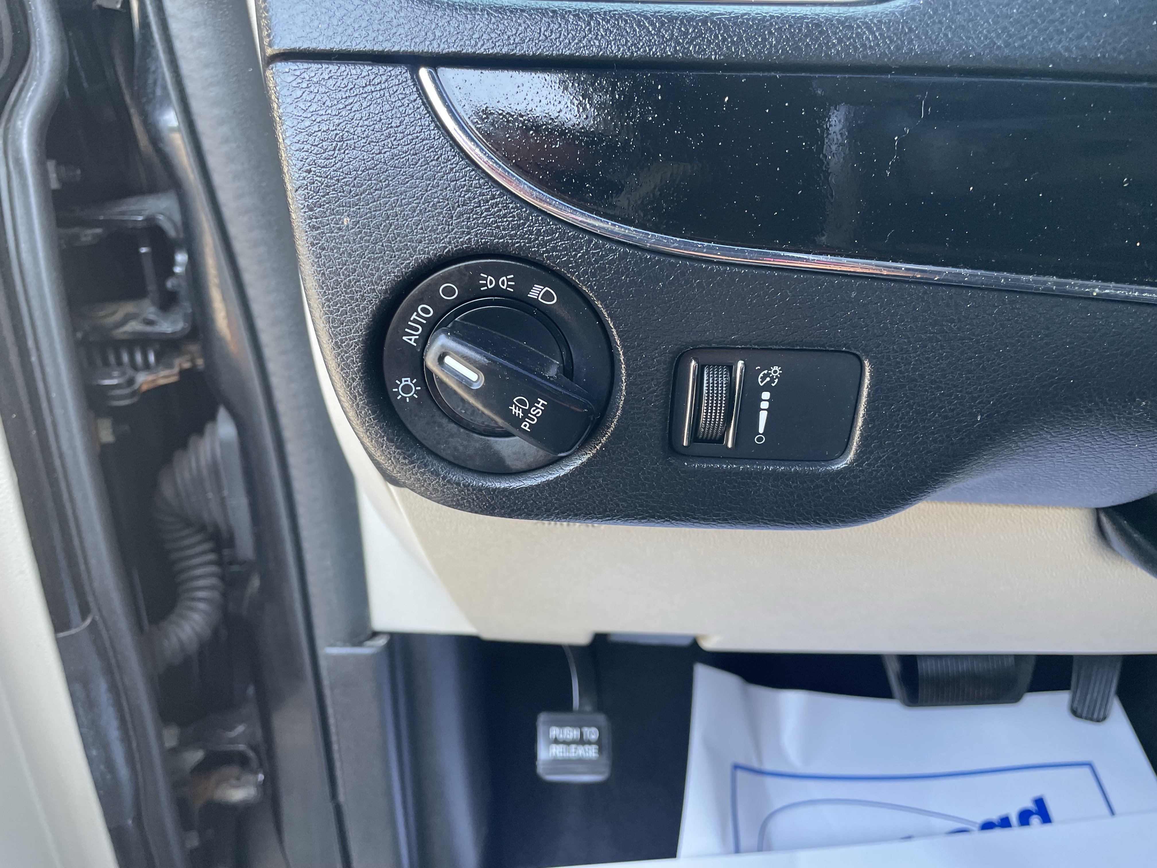 Used 2017 Dodge Grand Caravan SXT FWD image 10