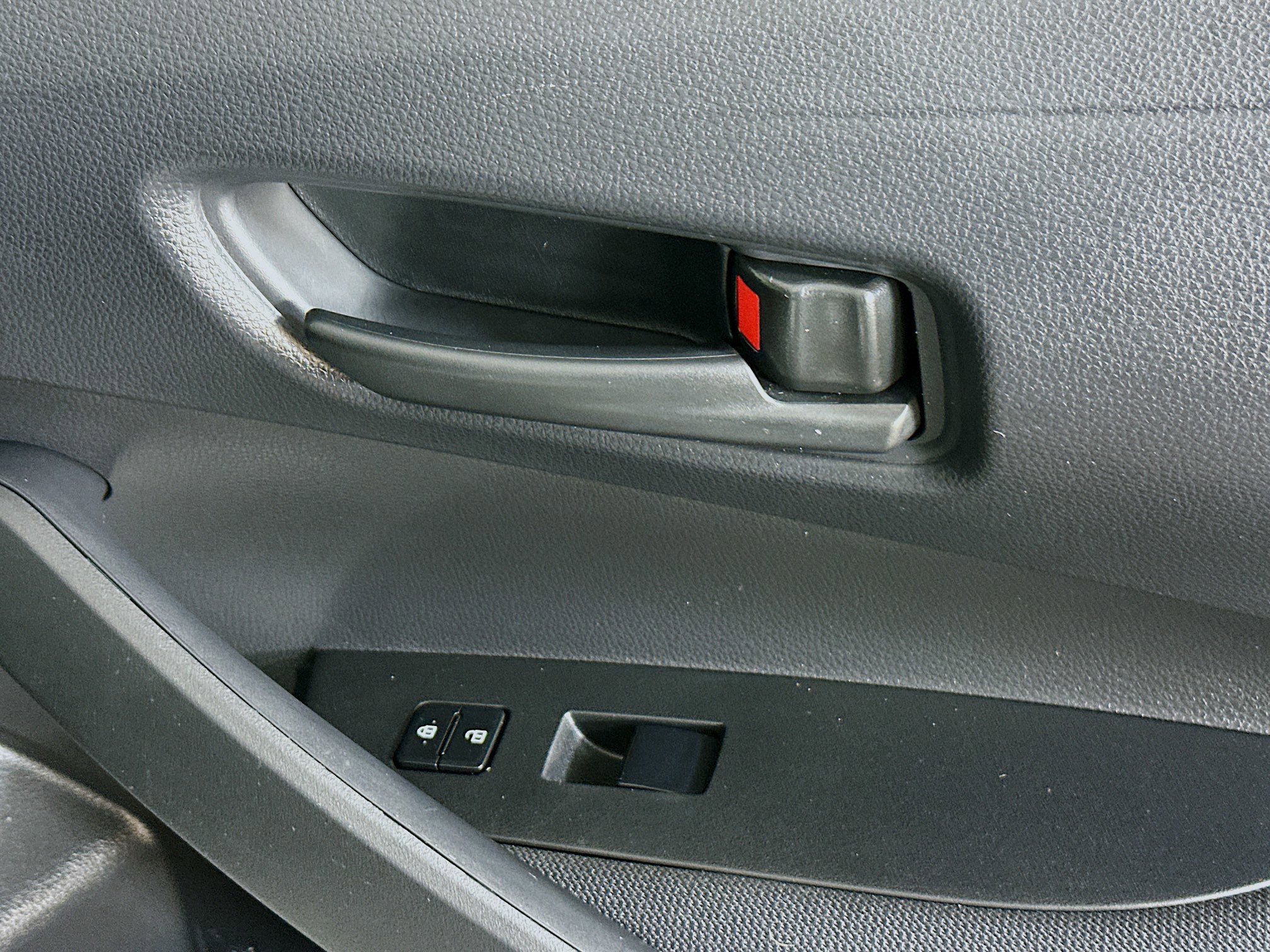 Used 2025 Toyota Corolla LE FWD image 28