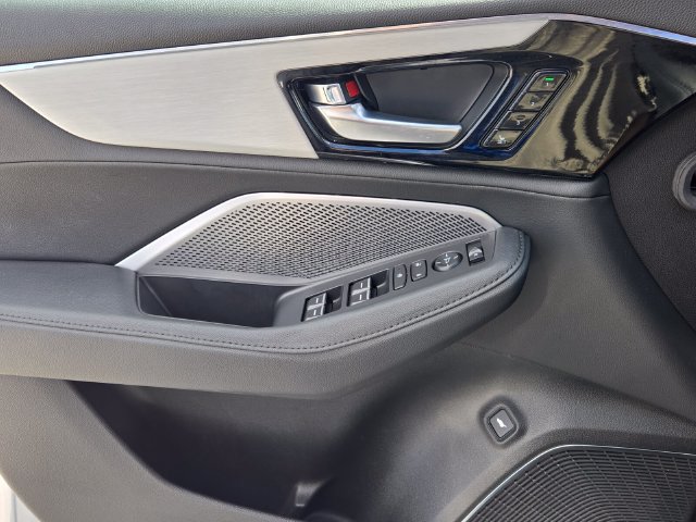 Certified 2025 Acura MDX SH-AWD image 30
