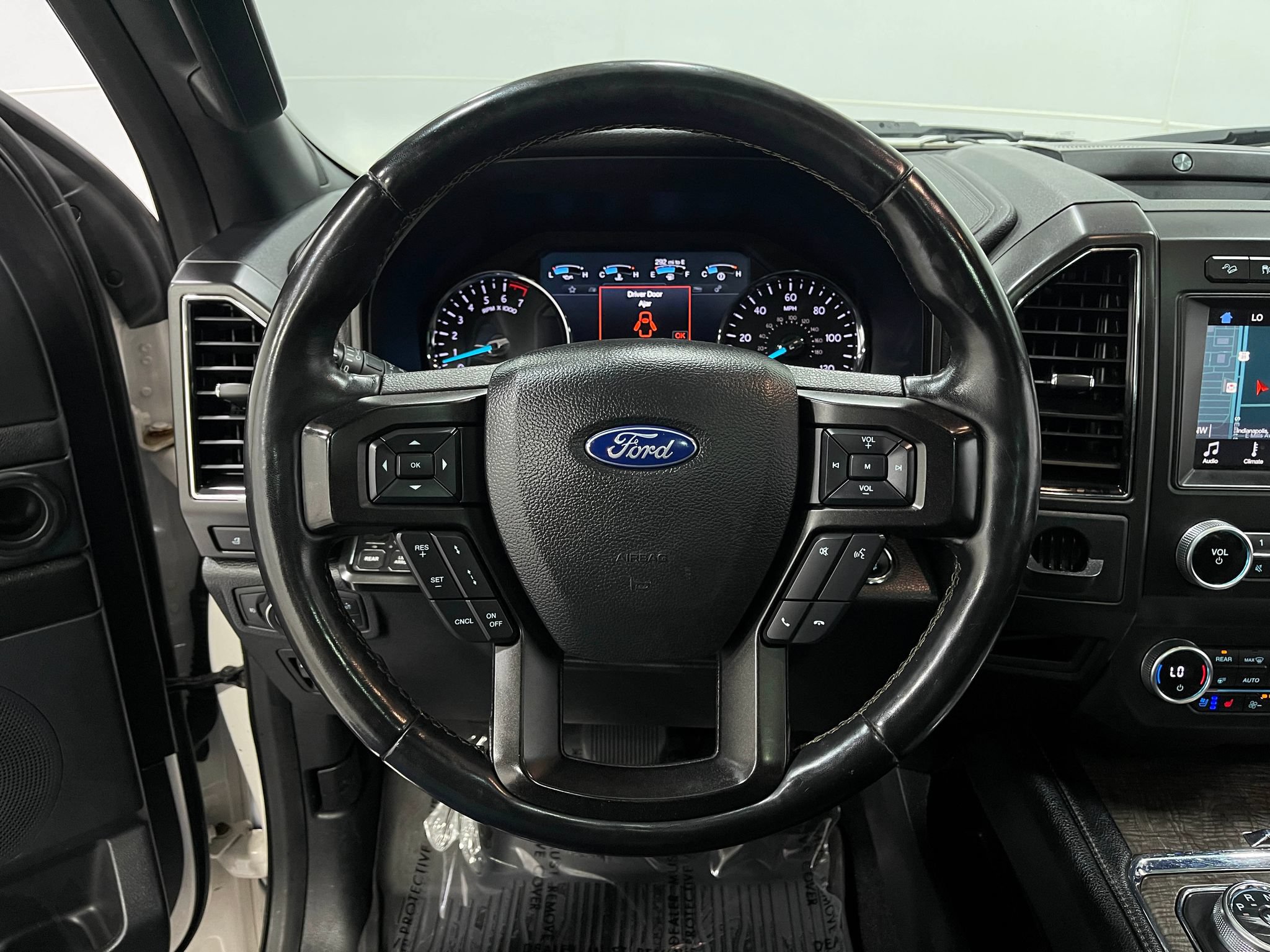Used 2019 Ford Expedition Limited w/ Equipment Group 302A AWD/4WD image 21