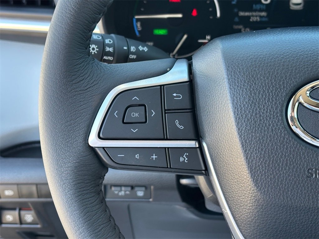 New 2026 Toyota Sienna XLE image 16