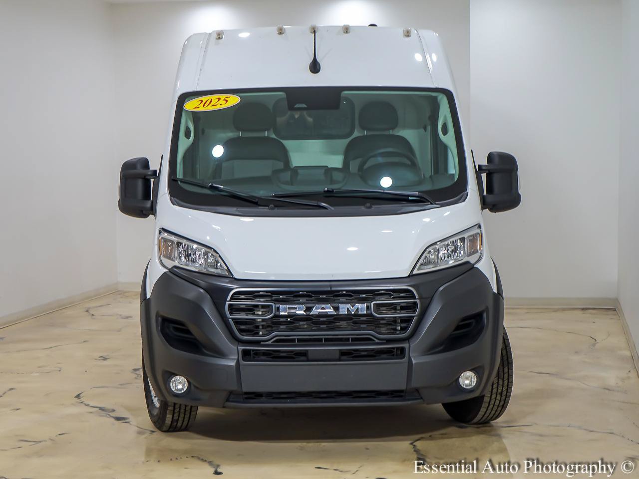 Used 2025 RAM ProMaster 2500 w/ Convenience Group FWD image 4