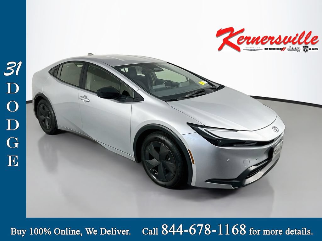Used 2025 Toyota Prius LE FWD image 1