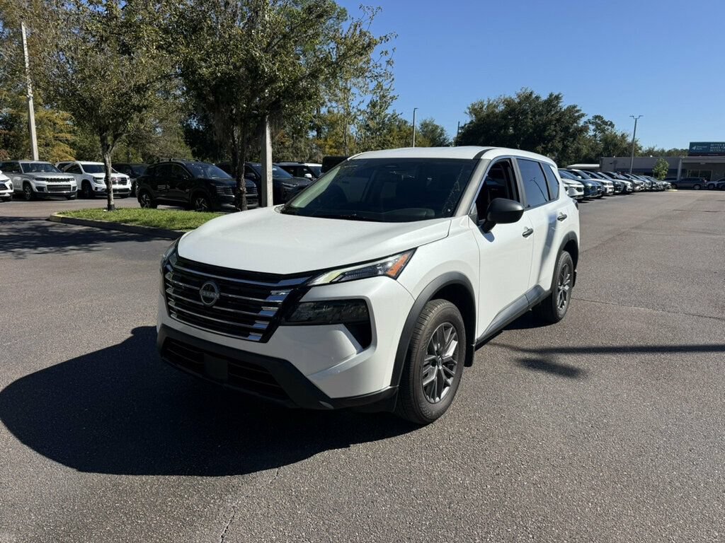 Used 2025 Nissan Rogue S FWD image 1