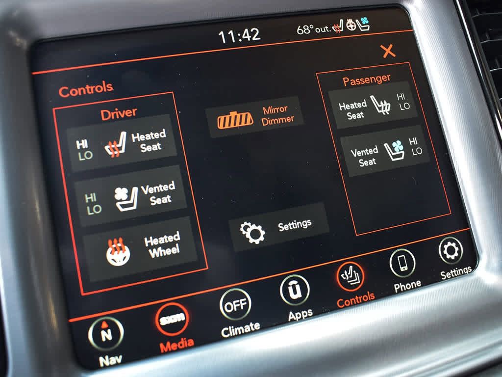 Used 2023 Dodge Challenger R/T w/ Plus Package image 21