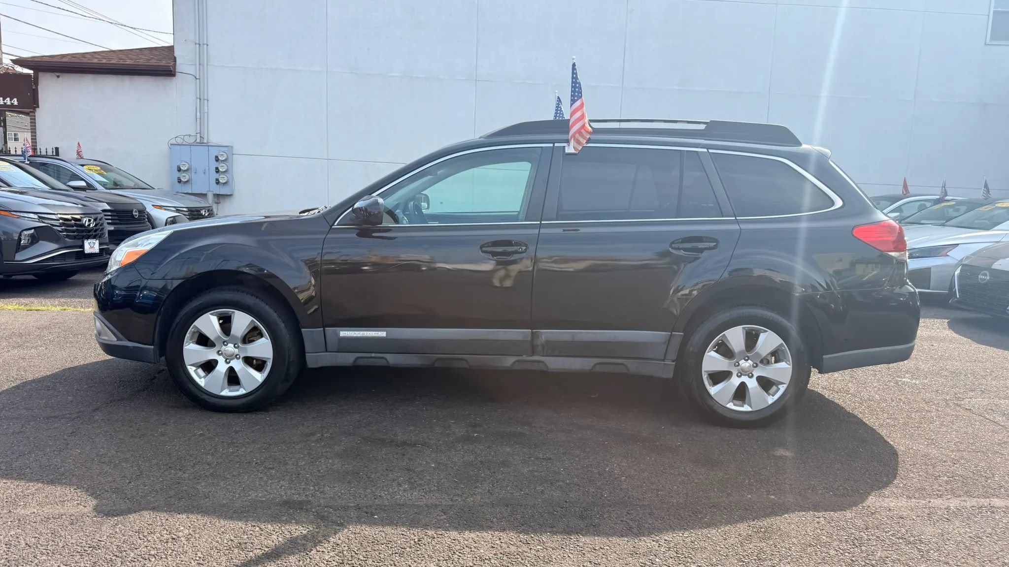 Used 2011 Subaru Outback 2.5i Premium w/ All-Weather Pkg AWD/4WD image 10