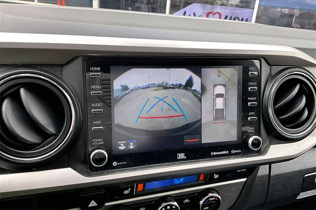 Used 2022 Toyota Tacoma Limited image 15