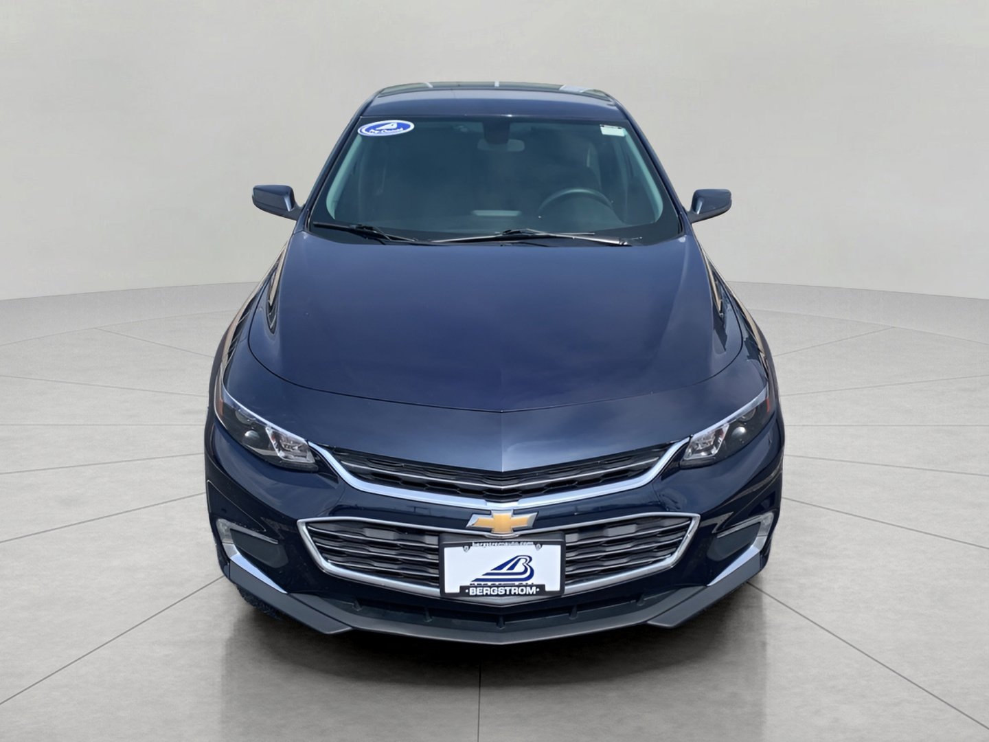 Used 2018 Chevrolet Malibu LT w/ LPO, Convenience Package 2 FWD image 4