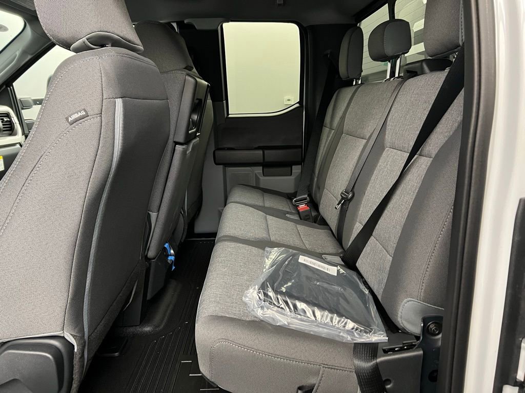 New 2025 Ford F550 4x4 Supercab Super Duty image 29