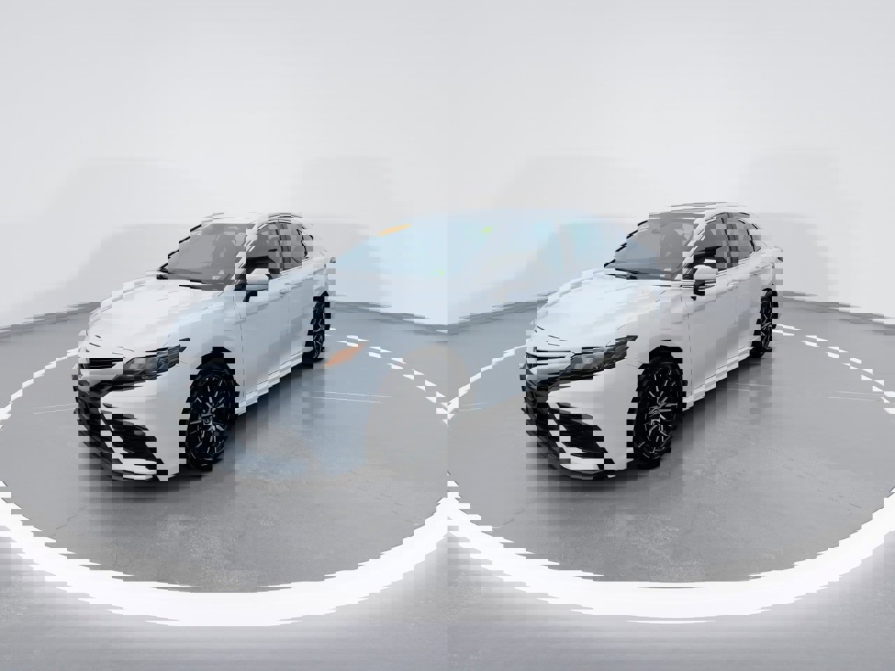 Used 2021 Toyota Camry SE w/ Cold Weather Package image 8