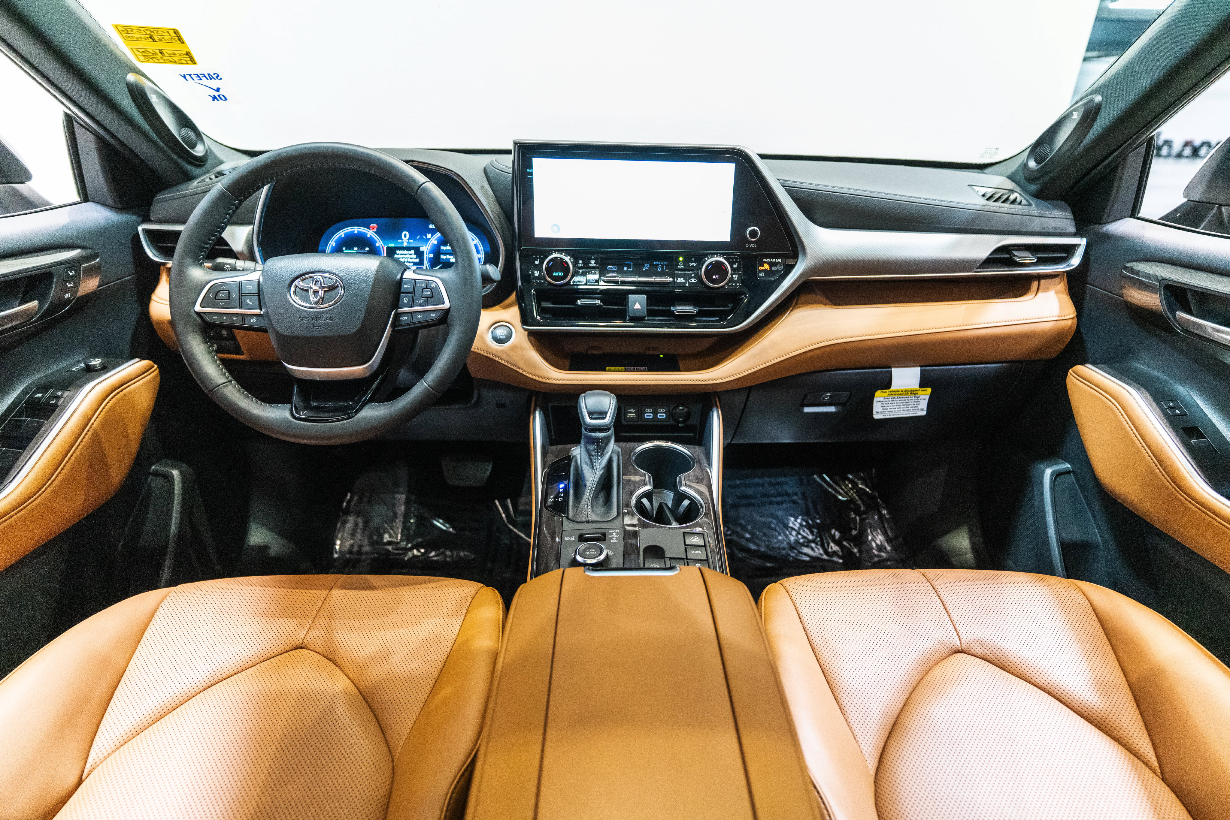 Certified 2026 Toyota Highlander Platinum AWD/4WD image 13