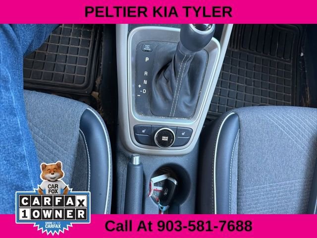 Used 2021 Hyundai Venue image 23