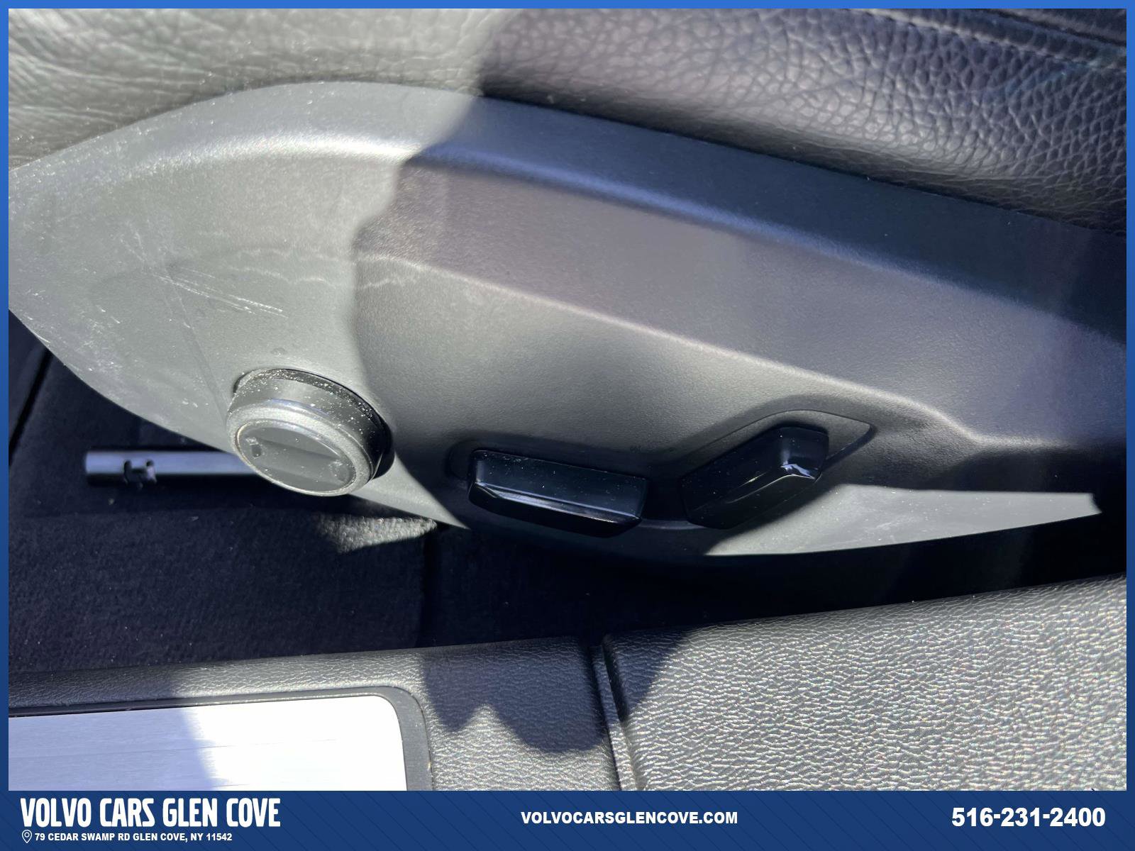 Used 2023 Volvo S60 B5 Plus w/ Climate Package image 17