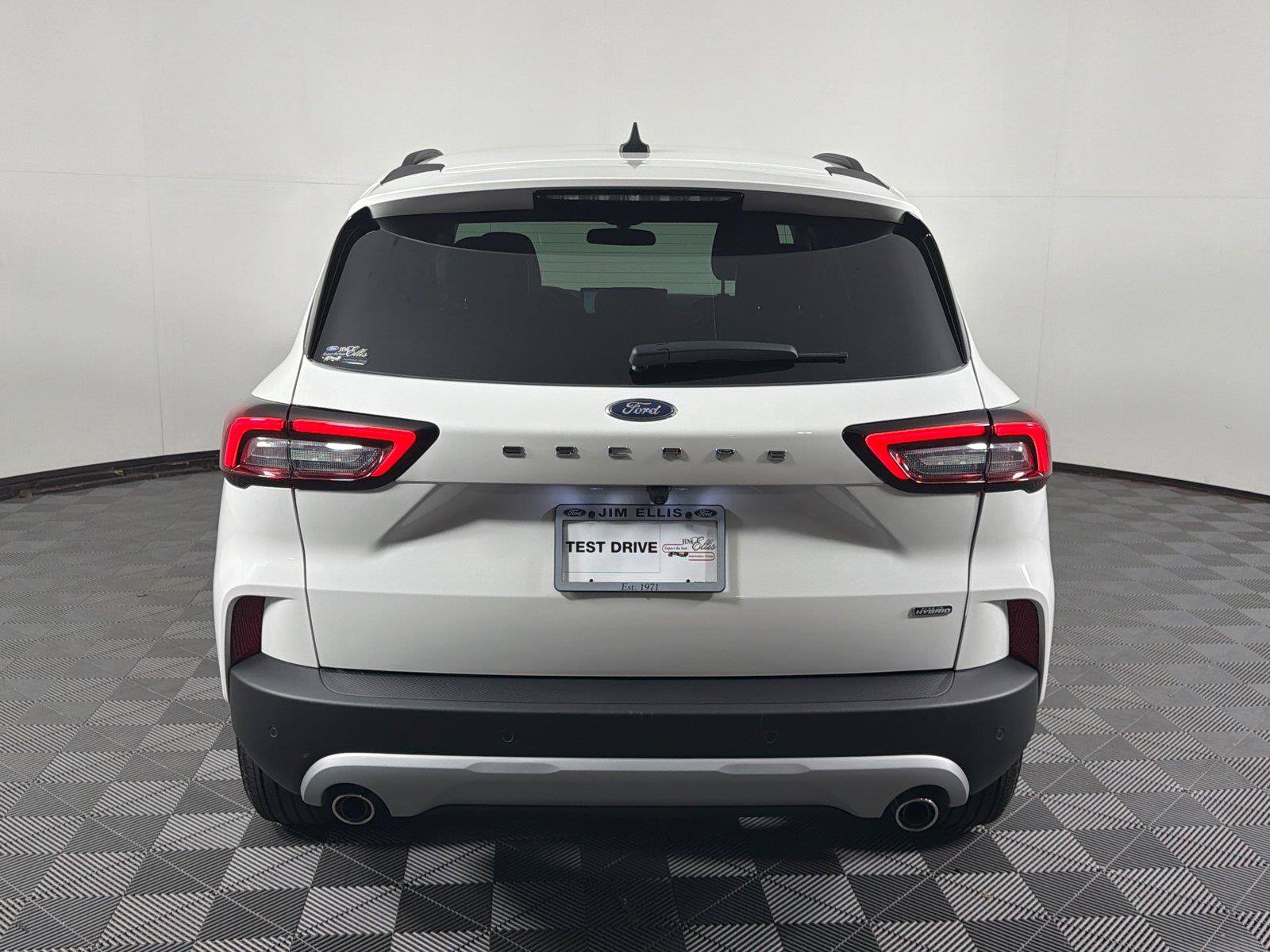 Used 2025 Ford Escape SE FWD image 6