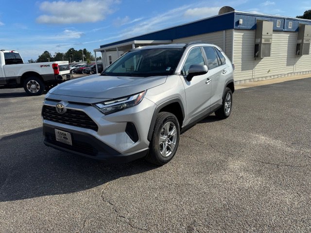 Used 2024 Toyota RAV4 XLE image 2